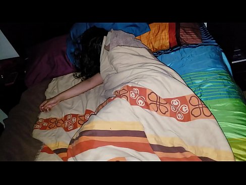 ❤️ Stiefzoon die zijn jonge stiefmoeder berispt terwijl ze slaapt. ❤❌ Super porn at us ❤